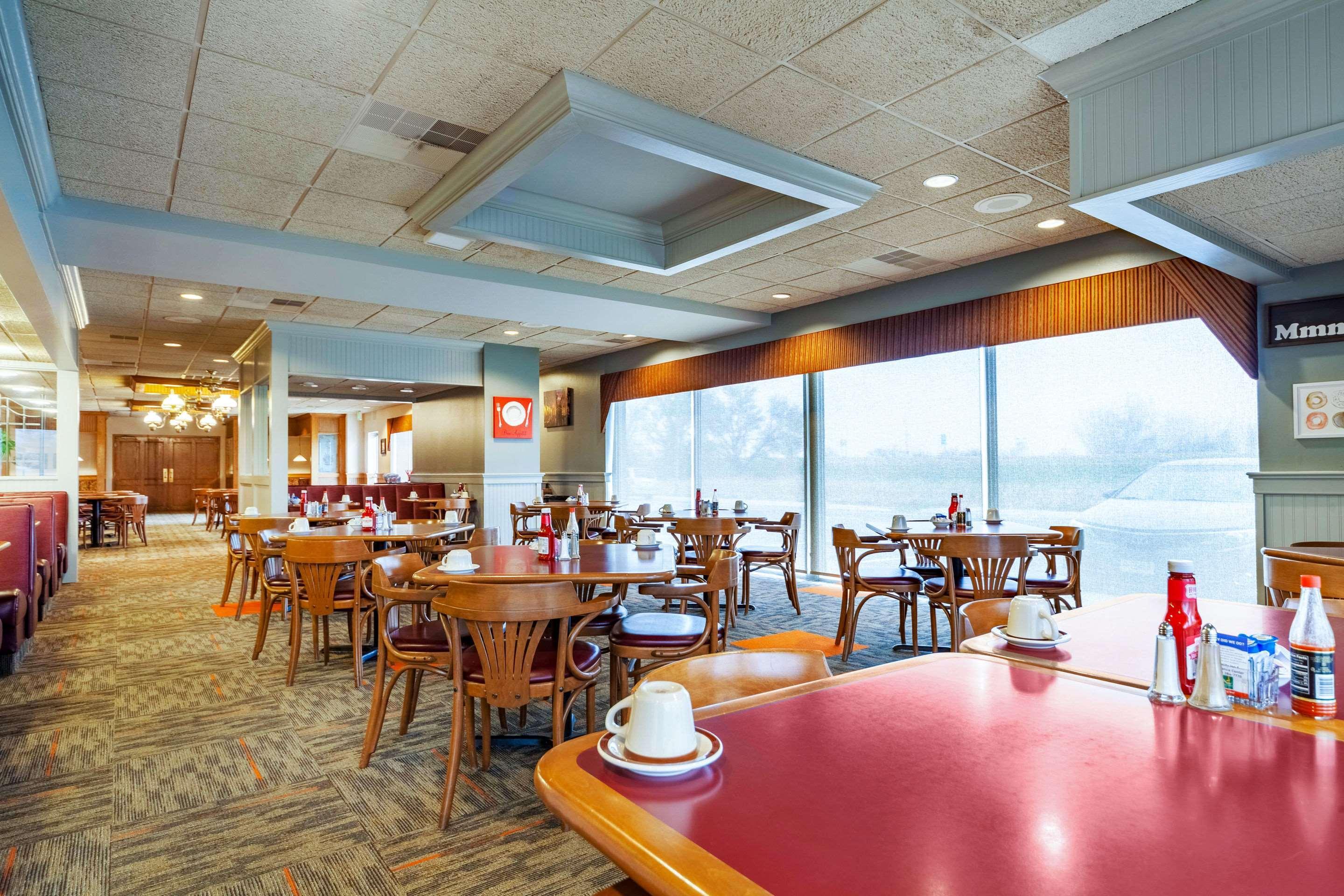 Quality Inn And Conference Center I-80 Grand Island Doniphan Eksteriør billede